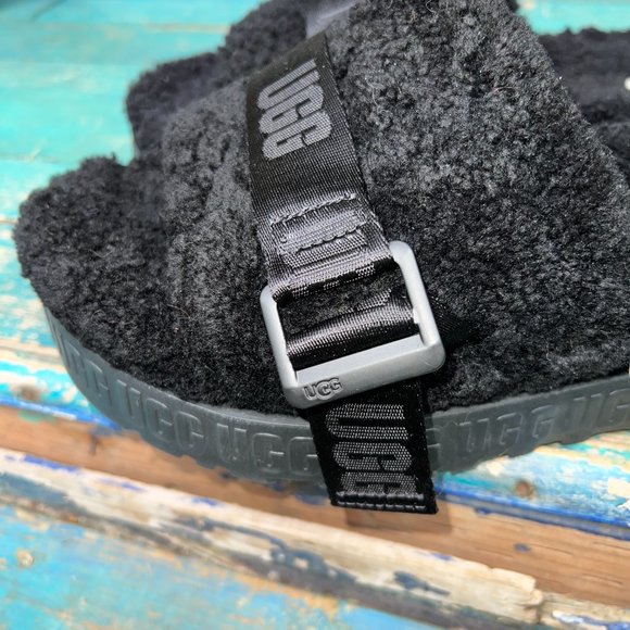 UGG Fluffita Black Platform Slide - Picture 6 of 9